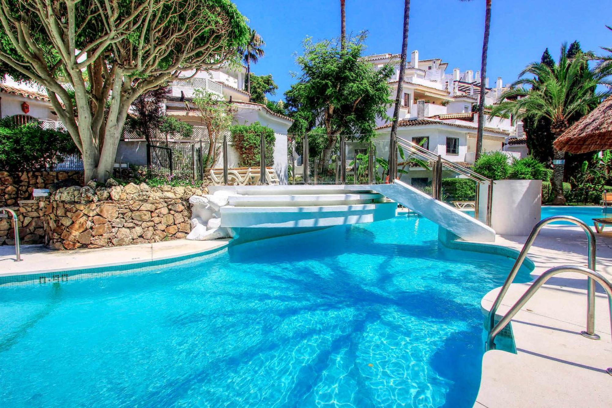 1080 Beachfront Penthouse 3 Floors Jacuzzi 2 Pools Wifi Roof Terrace Apartment