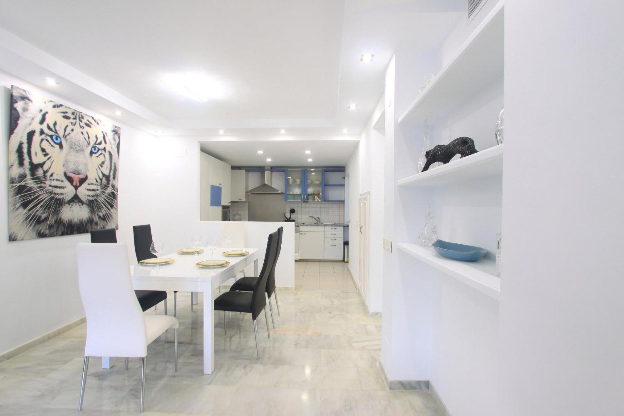 Apartment 1080 Beachfront Penthouse 3 Floors Jacuzzi 2 Pools Wifi Roof Terrace Marbella
