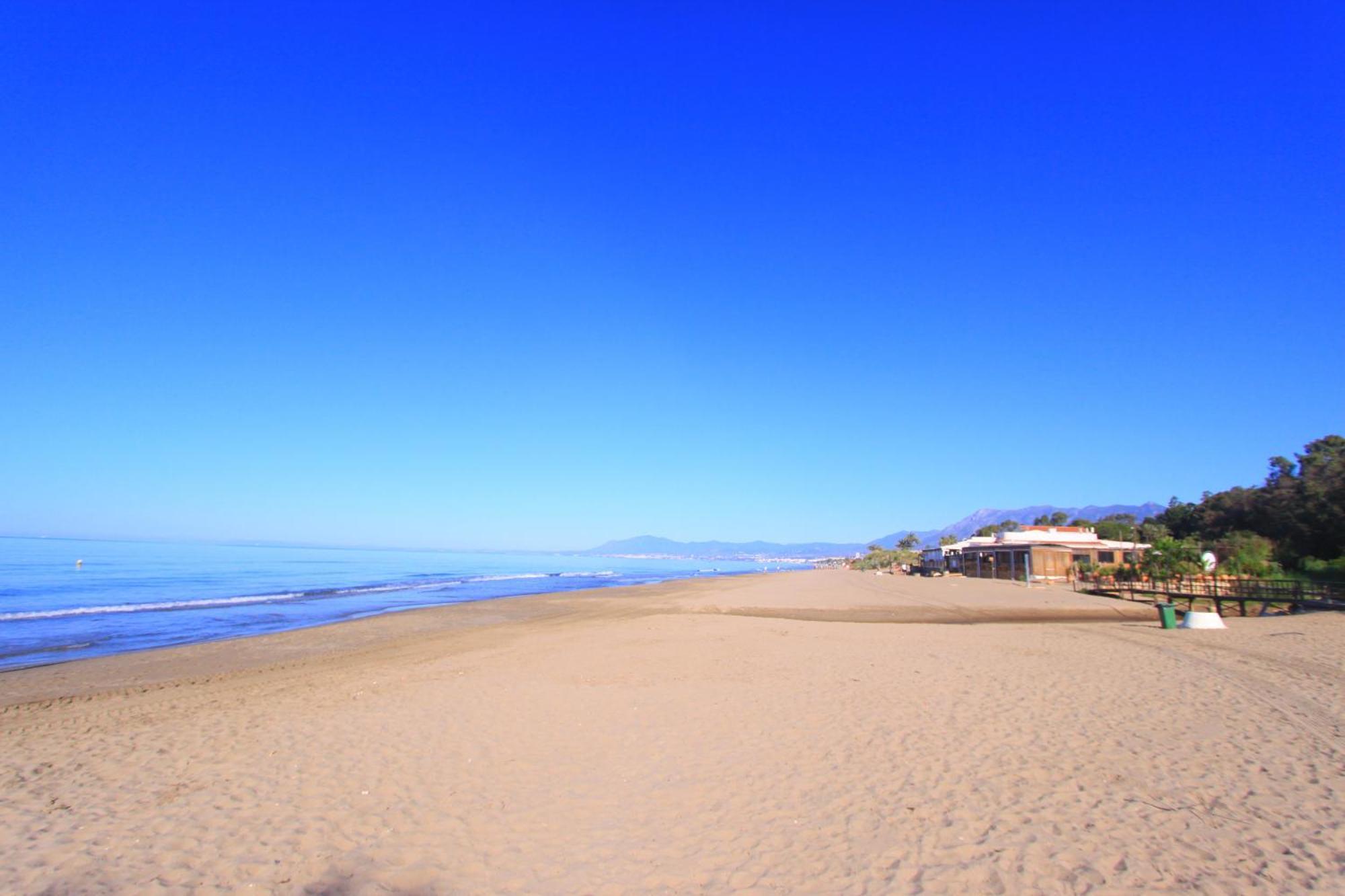 1080 Beachfront Penthouse 3 Floors Jacuzzi 2 Pools Wifi Roof Terrace * Marbella