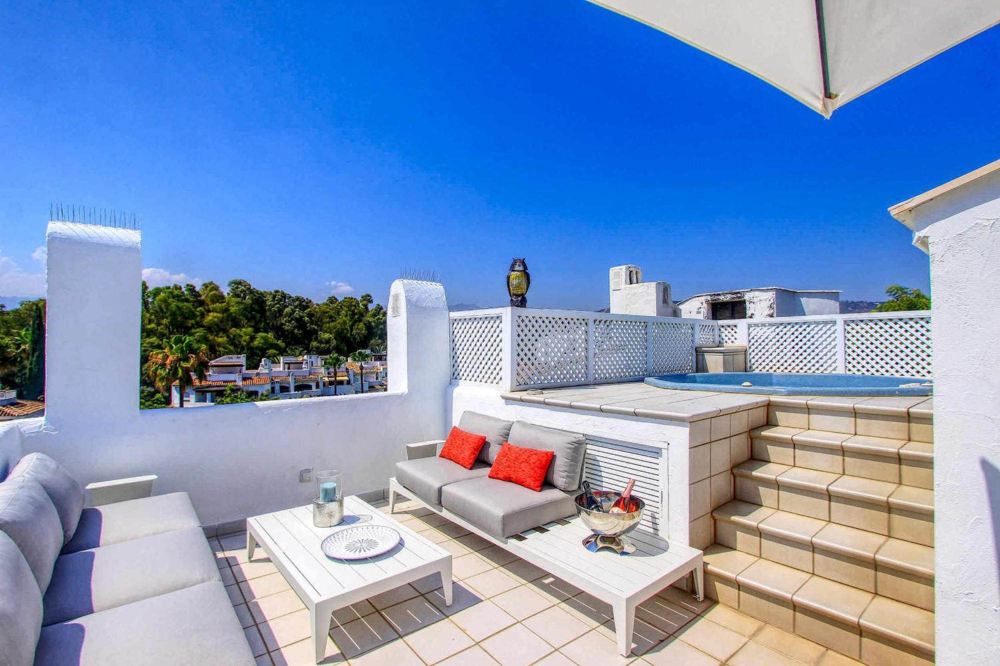 Apartment 1080 Beachfront Penthouse 3 Floors Jacuzzi 2 Pools Wifi Roof Terrace