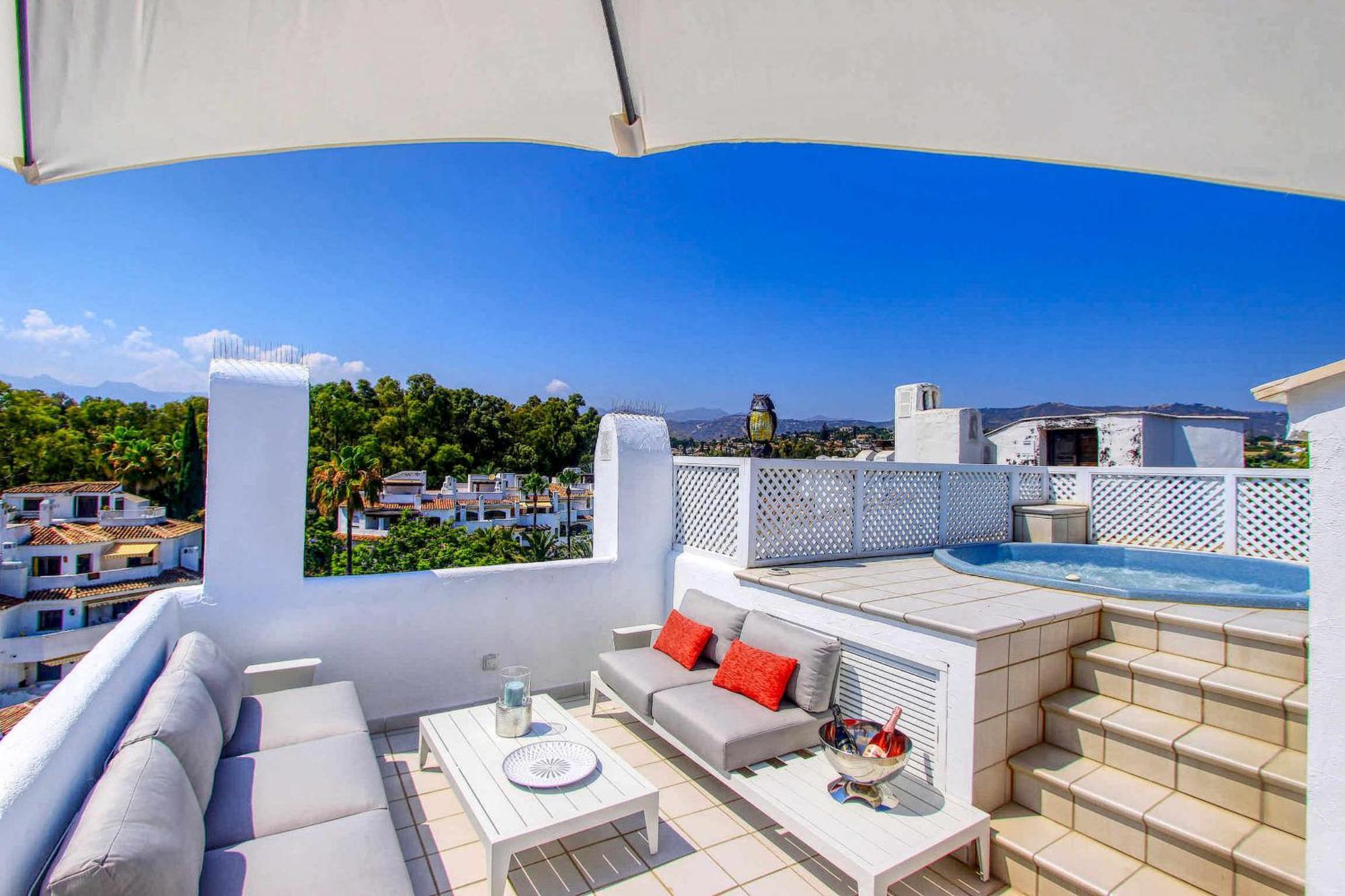 1080 Beachfront Penthouse 3 Floors Jacuzzi 2 Pools Wifi Roof Terrace Marbella