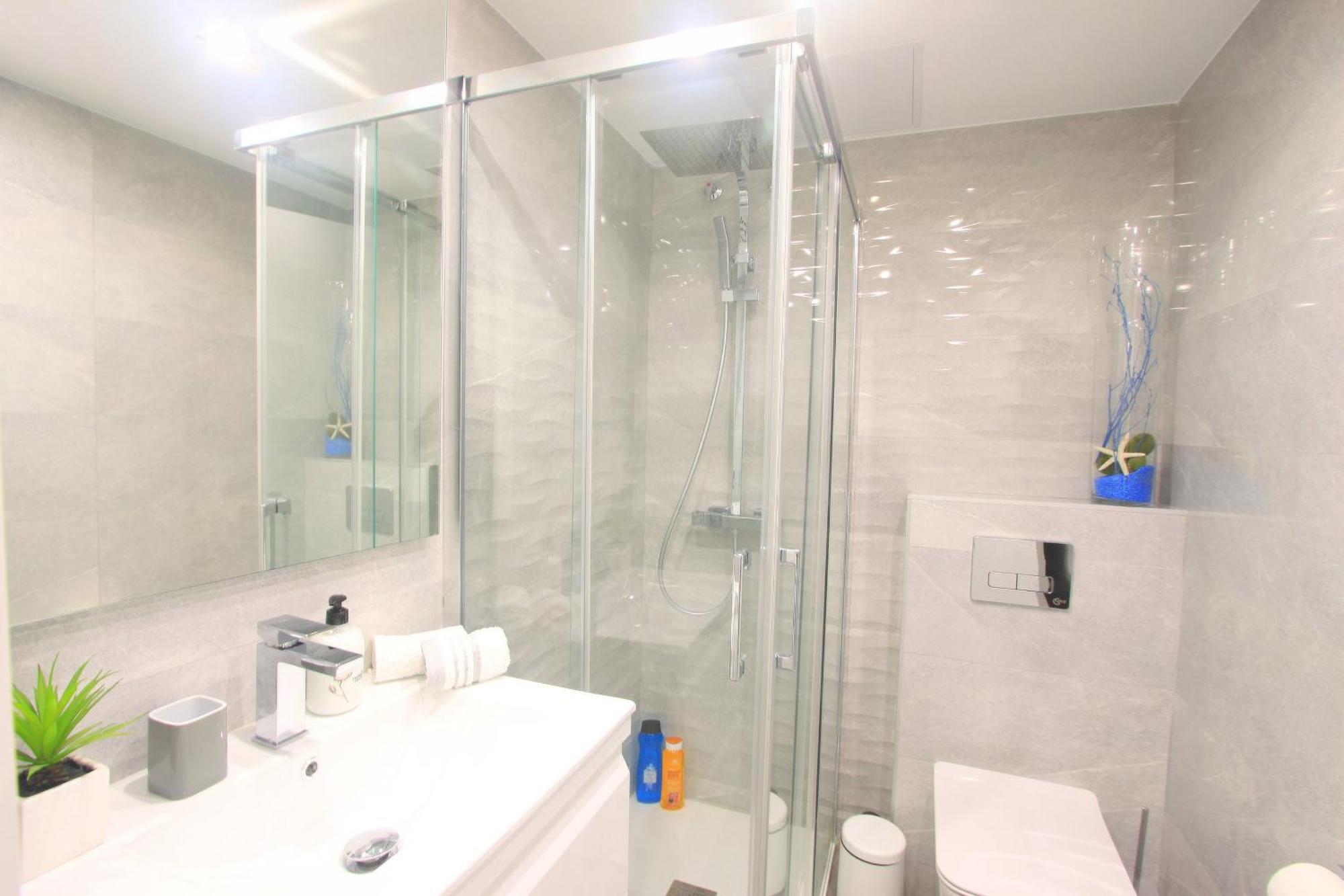 1080 Beachfront Penthouse 3 Floors Jacuzzi 2 Pools Wifi Roof Terrace