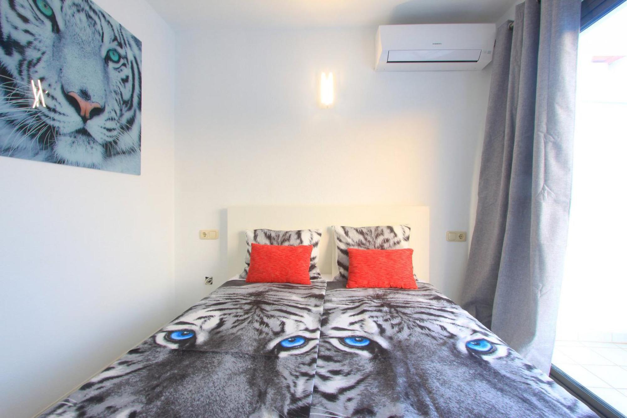 1080 Beachfront Penthouse 3 Floors Jacuzzi 2 Pools Wifi Roof Terrace * Marbella