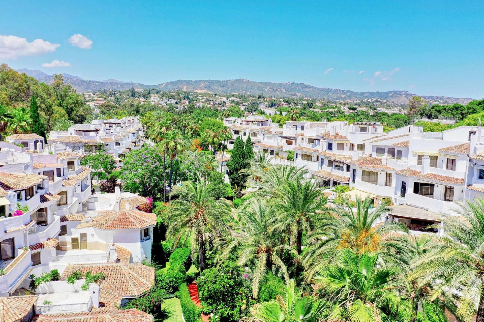 1080 Beachfront Penthouse 3 Floors Jacuzzi 2 Pools Wifi Roof Terrace