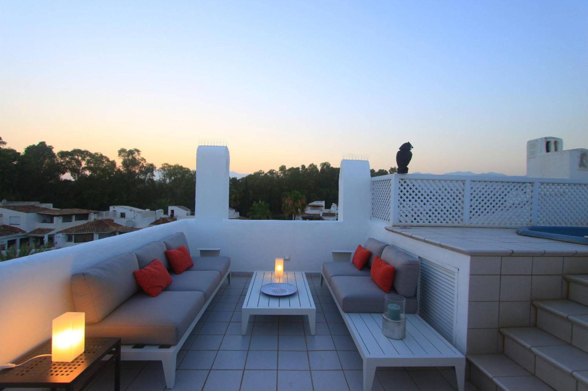 1080 Beachfront Penthouse 3 Floors Jacuzzi 2 Pools Wifi Roof Terrace * Marbella