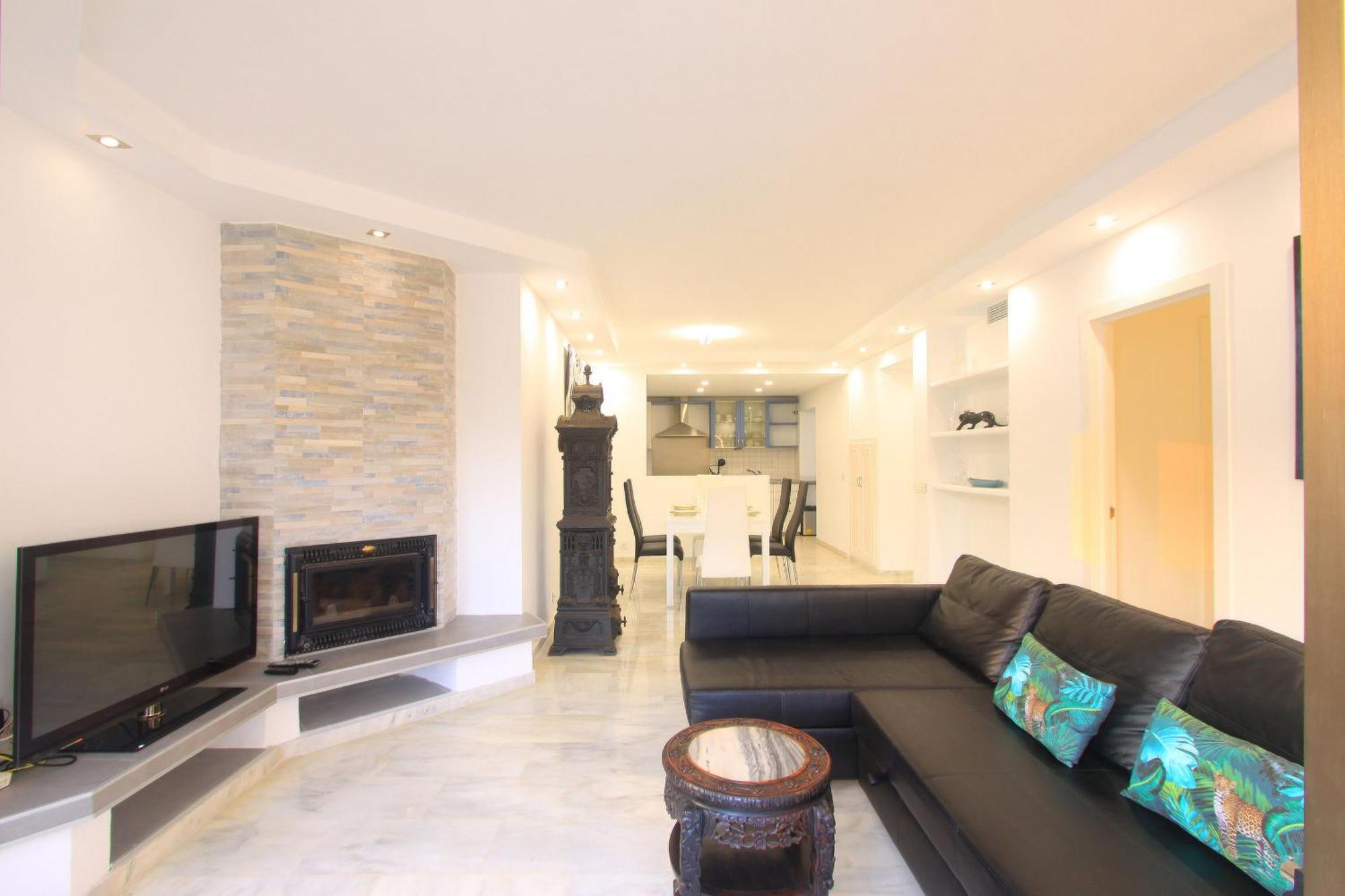 Apartment 1080 Beachfront Penthouse 3 Floors Jacuzzi 2 Pools Wifi Roof Terrace