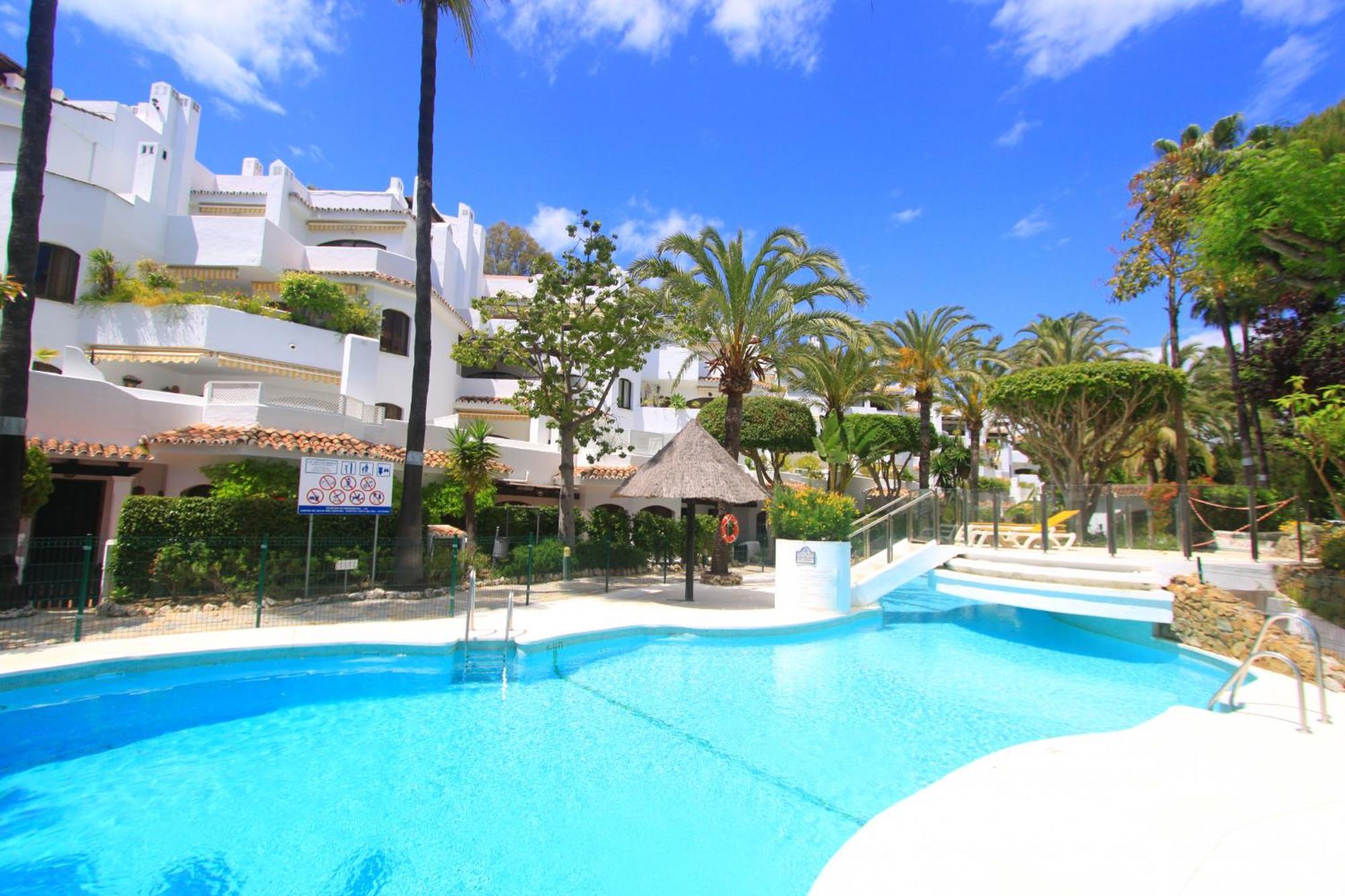 1080 Beachfront Penthouse 3 Floors Jacuzzi 2 Pools Wifi Roof Terrace Apartment