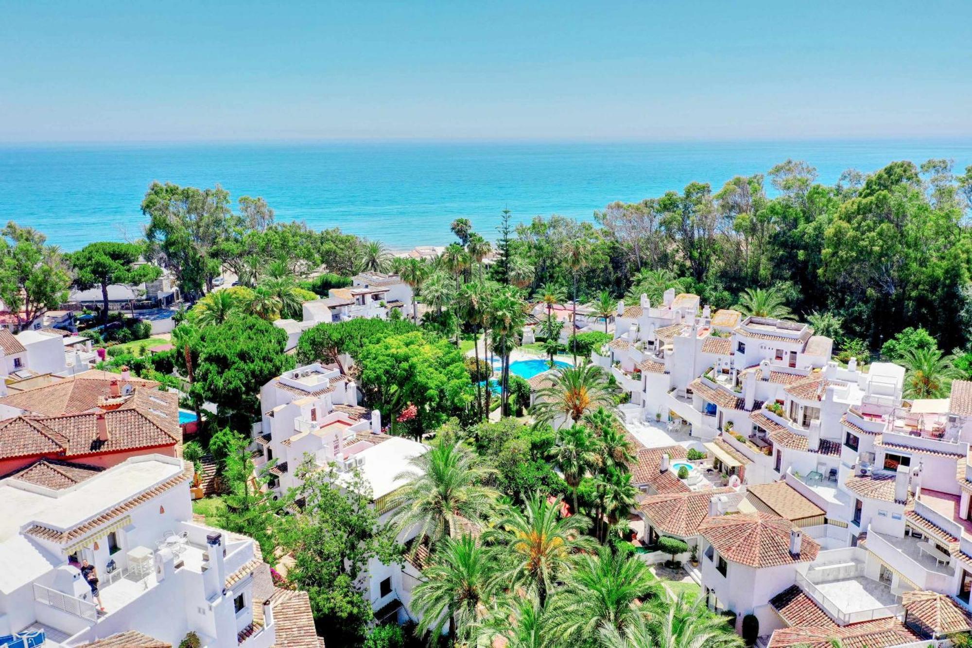 1080 Beachfront Penthouse 3 Floors Jacuzzi 2 Pools Wifi Roof Terrace * Marbella