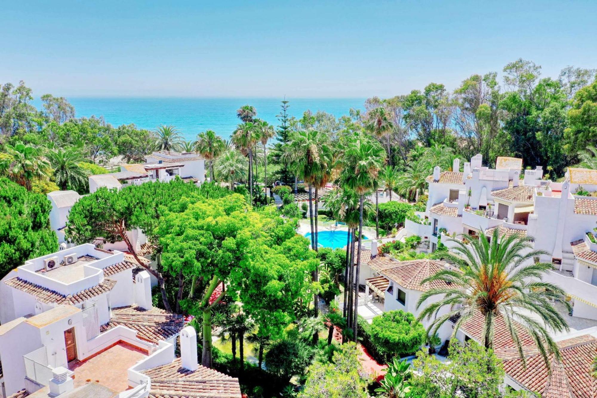 1080 Beachfront Penthouse 3 Floors Jacuzzi 2 Pools Wifi Roof Terrace Apartment